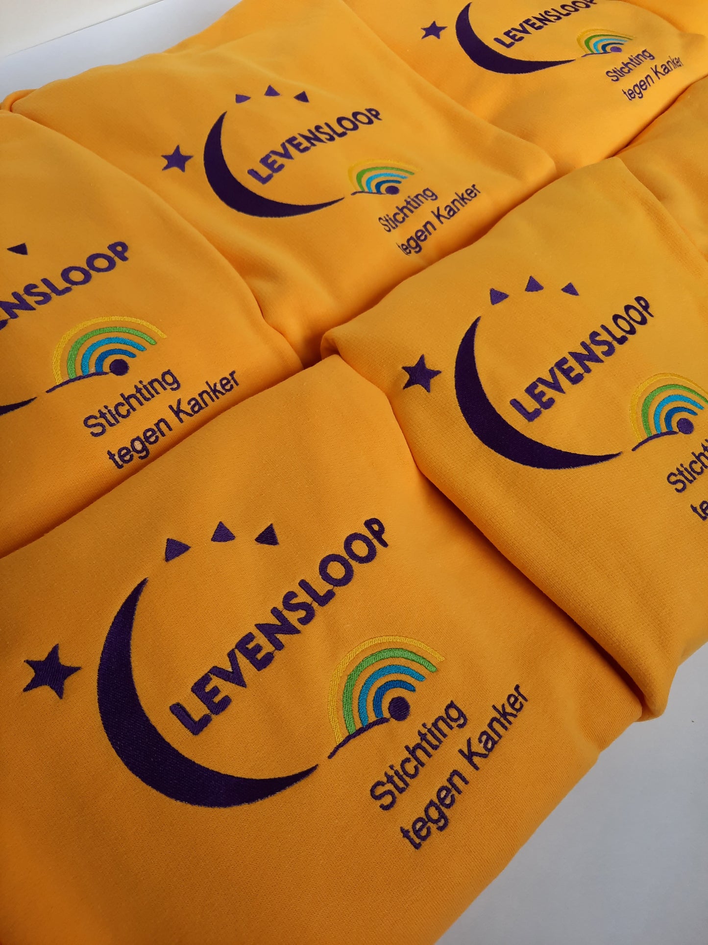 geborduurde trui, trui met logo, gepersonaliseerde trui, groepsbestelling trui borduren
