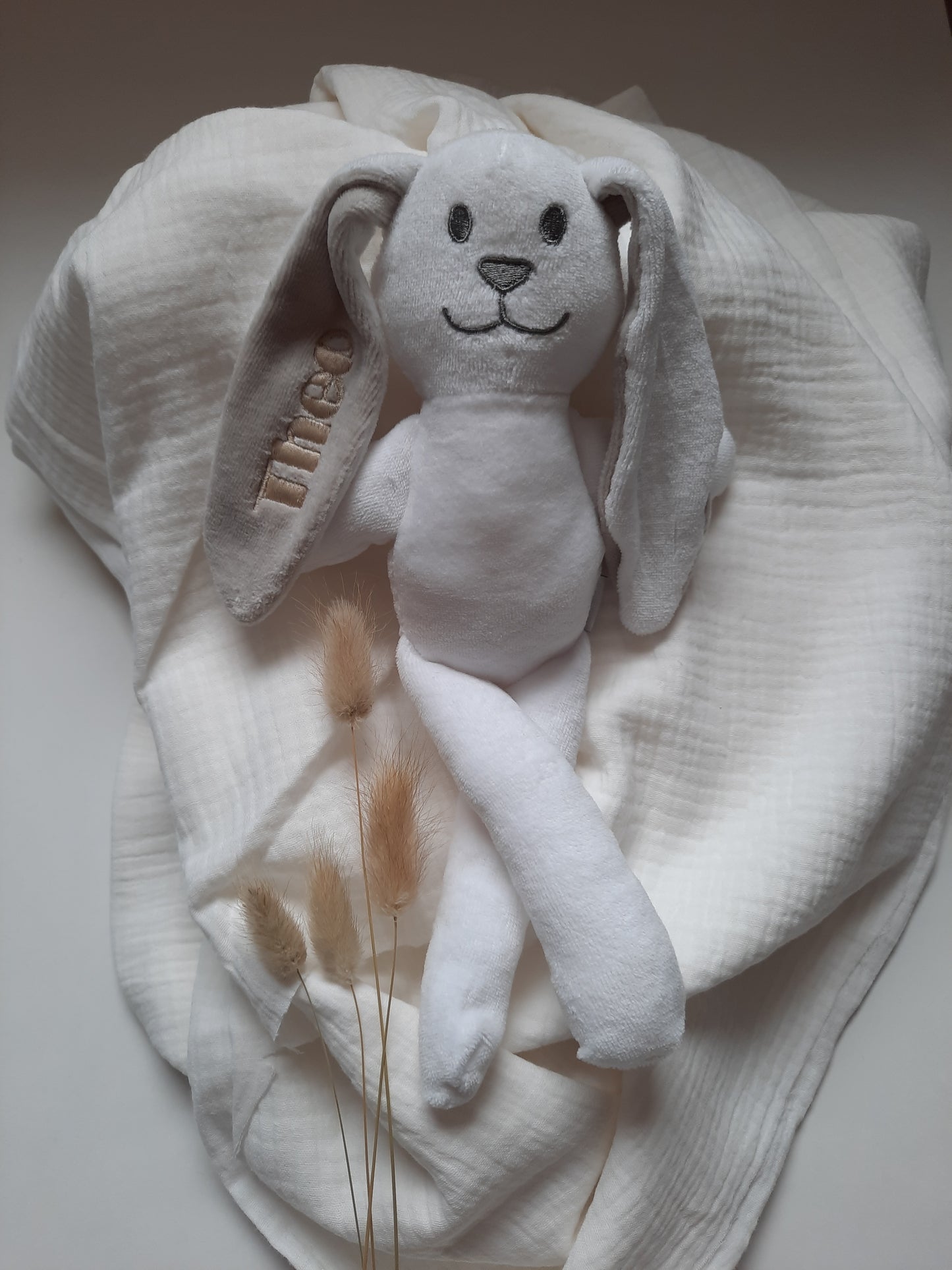 Knuffelkonijn geborduurd met naam